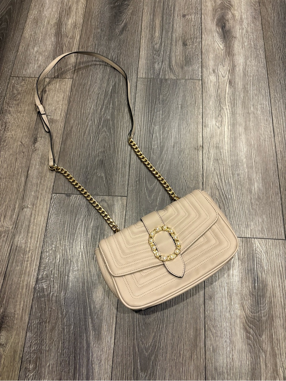 NWOT Aldo Beige Quilted Leather Shoulder Bag with Gold Chain